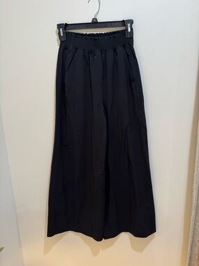 Lululemon Stretch Woven Ruffle-Waist Wide-Leg Cropped Pant High Rise Black XXS